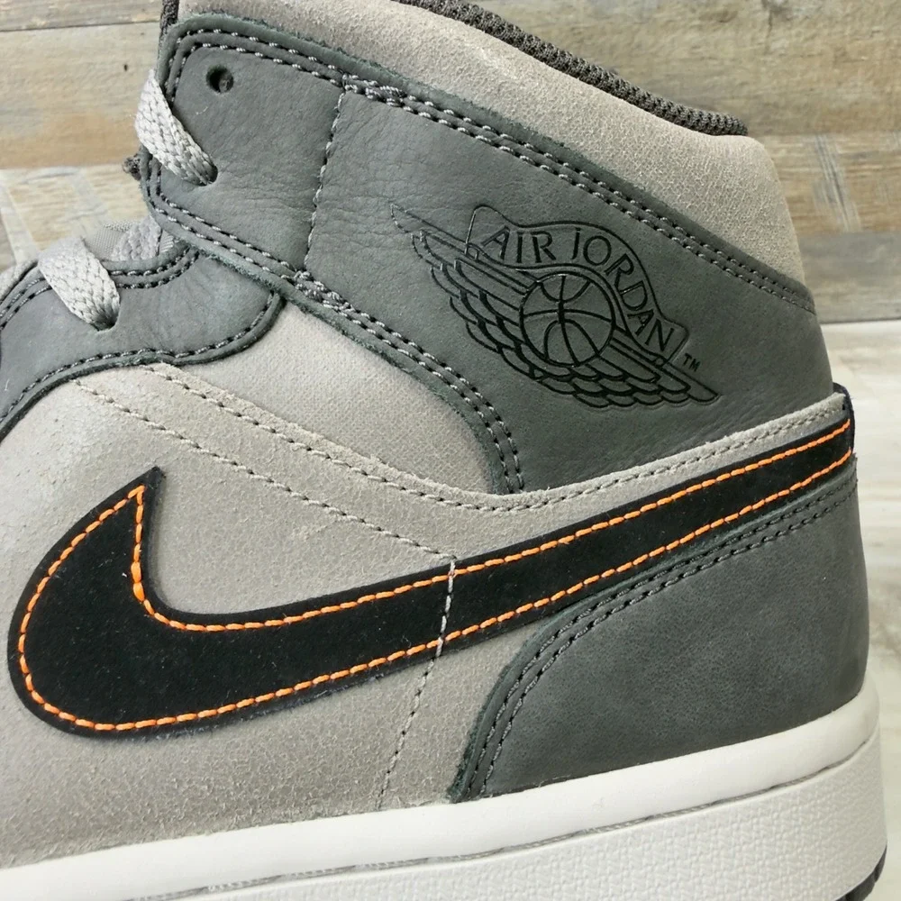 Nike Air Jordan 1 Mid Night Stadium Mens Size 10.5 Basketball Shoes Grey Orange